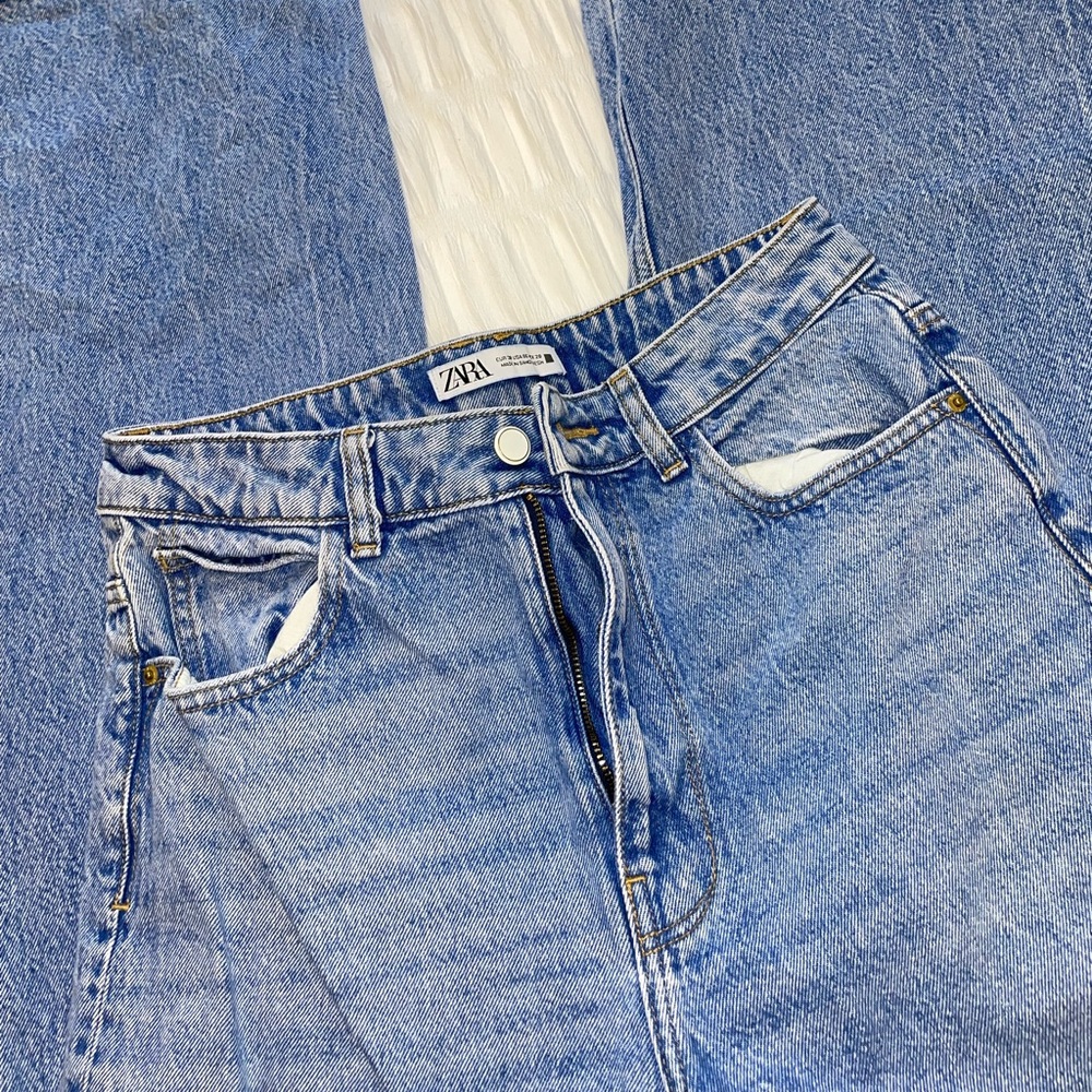 Gently worn zara high rise/wide leg jeans